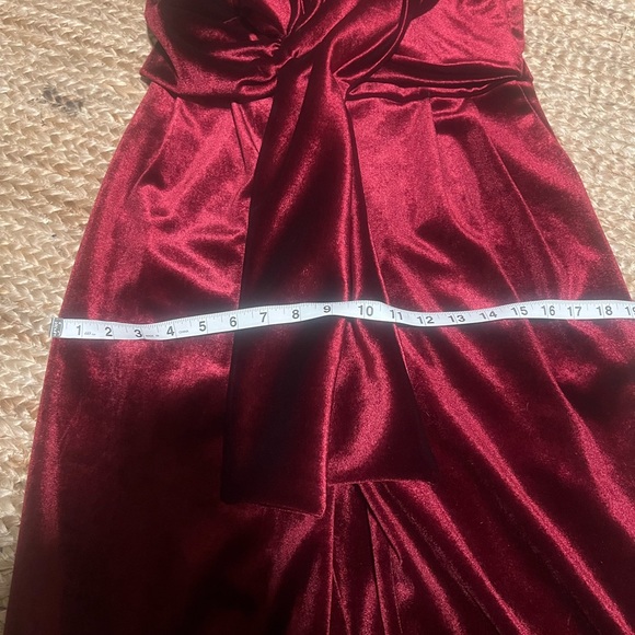 ASOS size 8 beautiful deep red velvet jumpsuit - Picture 3 of 8